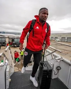 New York Redbulls arriving to the airport on a Best Trails & Travel charter bus